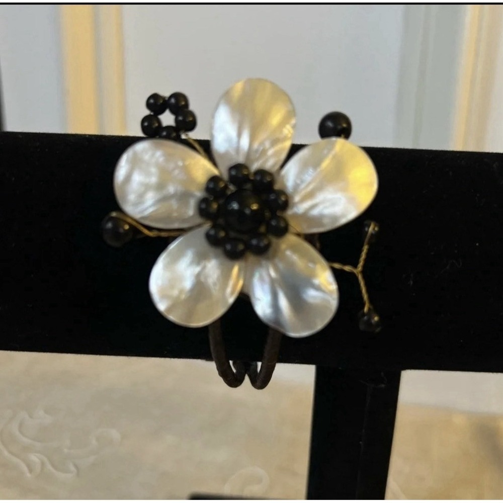 Cuff Bracelet Womens Handcrafted Natural Stone Flower Mother of Pear Glam Gift - Picture 2 of 12